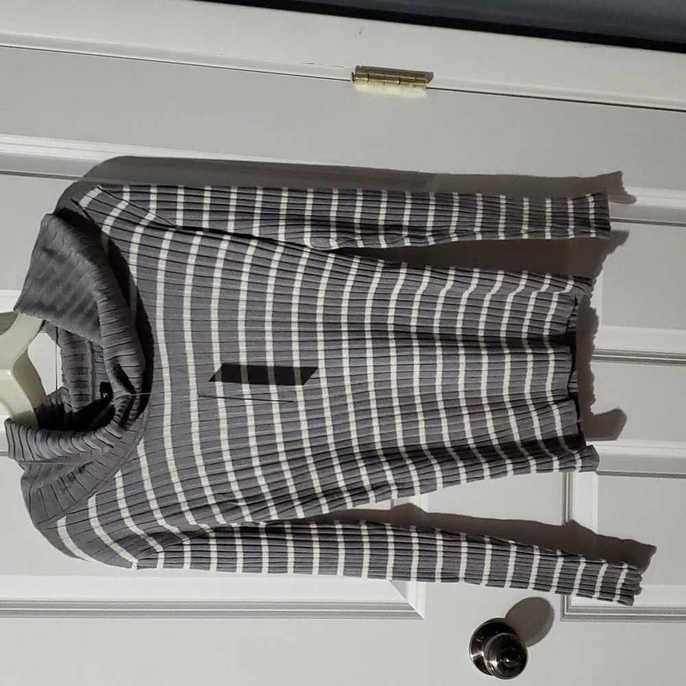 Brand new condition neck sweater